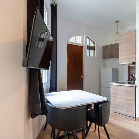 Metro Alexandre Dumas Paryż